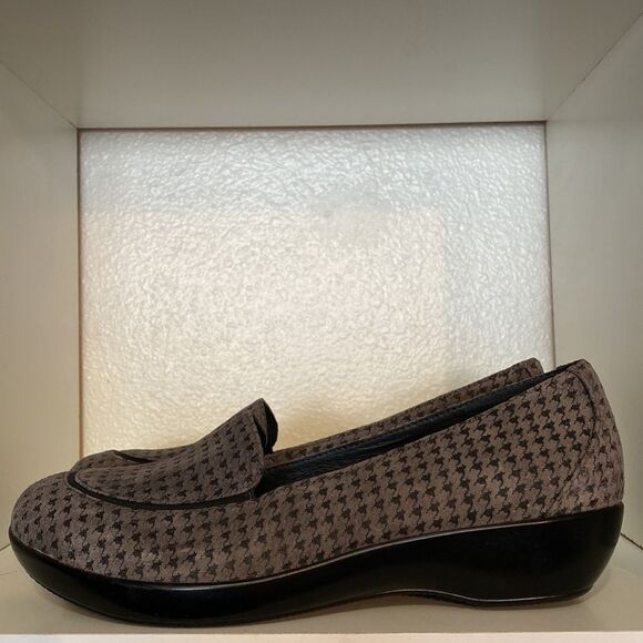 Dansko Houndstooth Loafers Womens Comfort Wedge Slip On Work Casual Shoes Preppy - Picture 2 of 14